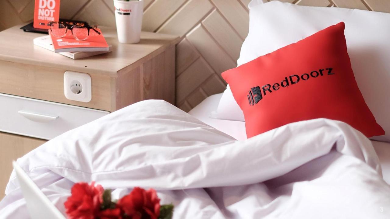 Reddoorz Bamboo Saigon Hotel Su Van Hanh ホーチミン市 エクステリア 写真